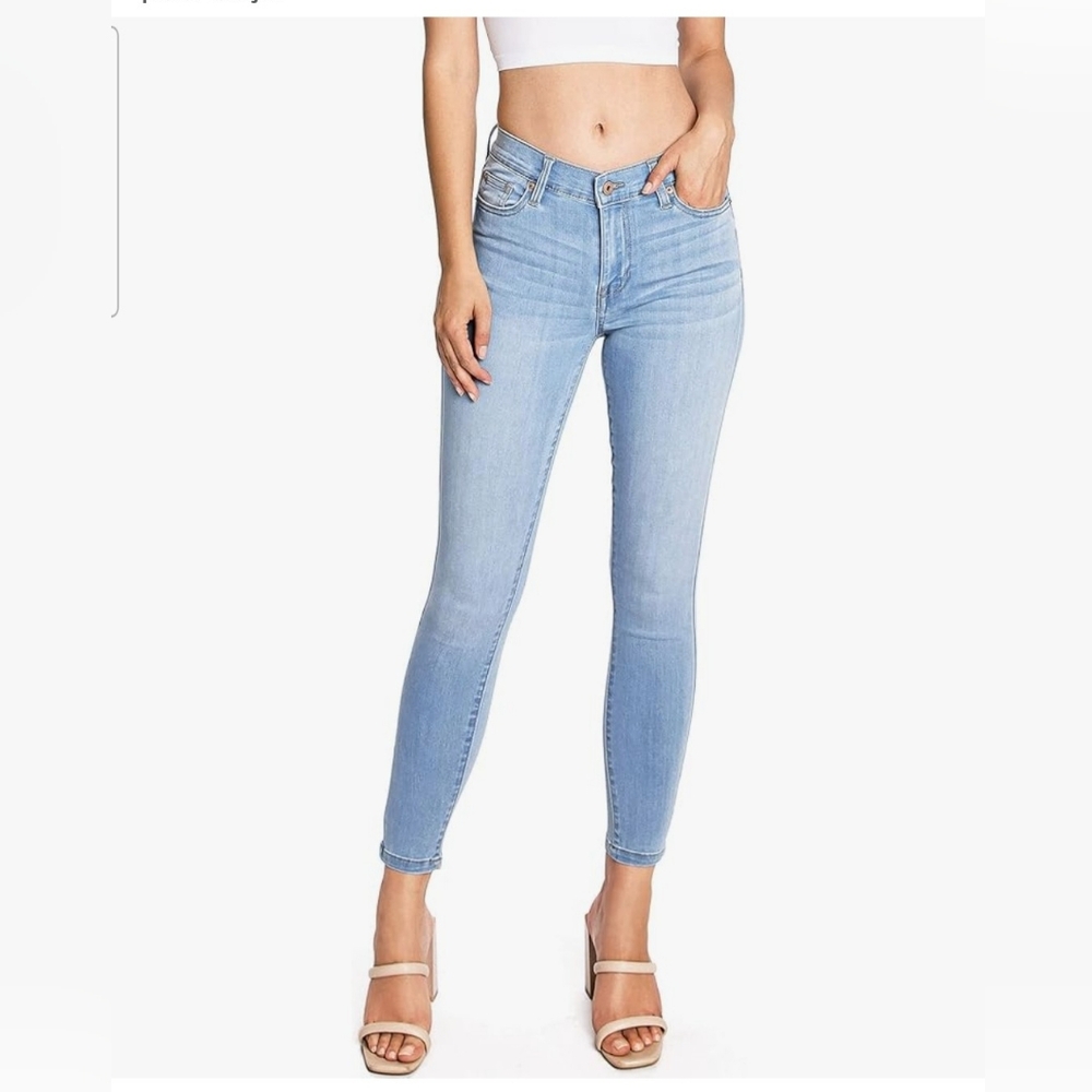 Celebrity pink High Rise Ankle Skinny Jeans Junior's Size 3